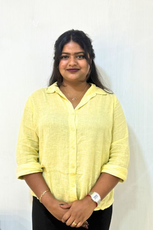 Legal expert handling corporate legal matters, policy updates, and case analysis